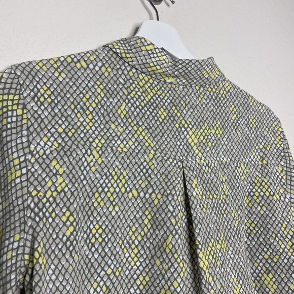 Equipment Femme Reptile Print Button up Blouse Sz XS - Picture 7 of 9
